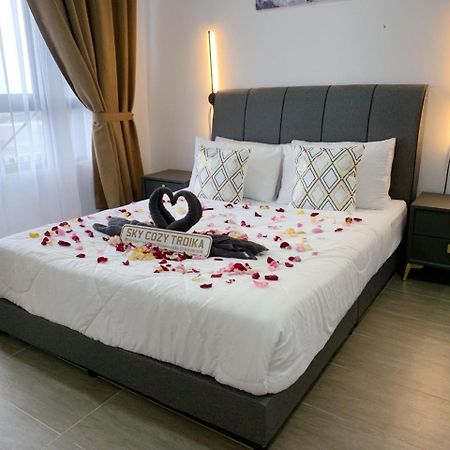 Sky Cozy Troika Residence, 1 Bedroom 4-6 Pax, 2 Bedrooms 6-8 Pax, Pool Vew, Sky & City View, Free Parking, Pool, Unlimited Wifi & Netflix Kota Bharu Ngoại thất bức ảnh