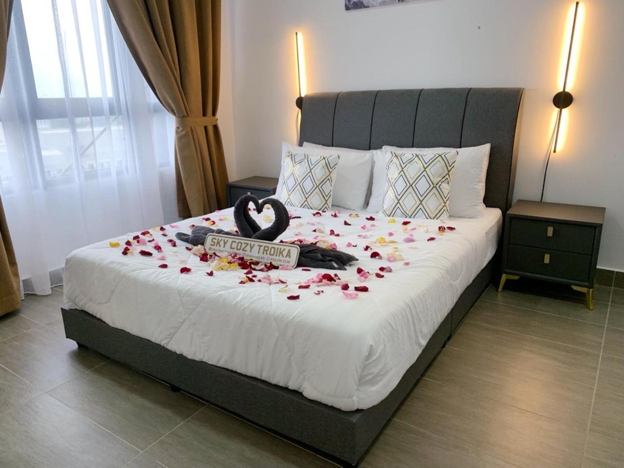 Sky Cozy Troika Residence, 1 Bedroom 4-6 Pax, 2 Bedrooms 6-8 Pax, Pool Vew, Sky & City View, Free Parking, Pool, Unlimited Wifi & Netflix Kota Bharu Ngoại thất bức ảnh