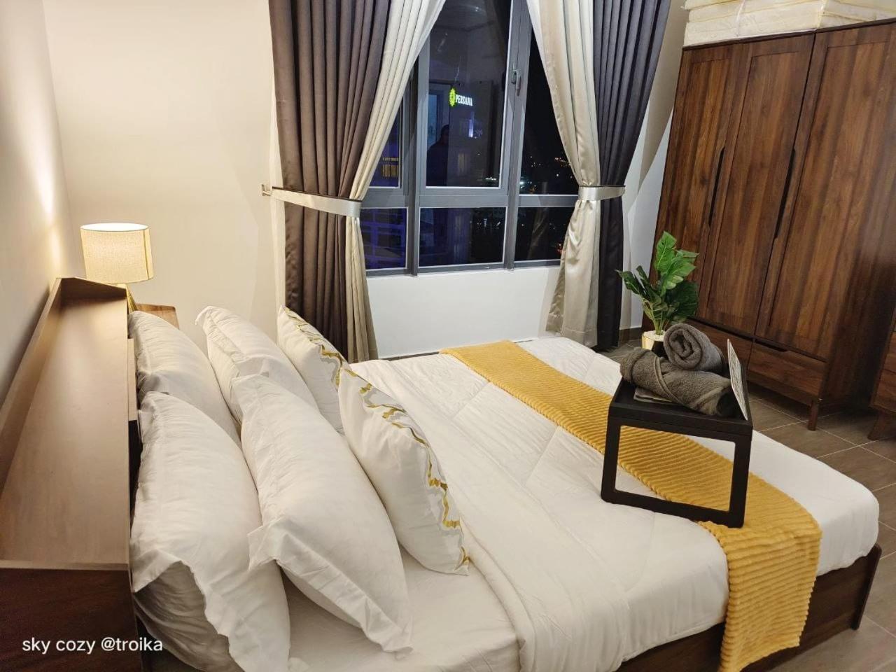 Sky Cozy Troika Residence, 1 Bedroom 4-6 Pax, 2 Bedrooms 6-8 Pax, Pool Vew, Sky & City View, Free Parking, Pool, Unlimited Wifi & Netflix Kota Bharu Ngoại thất bức ảnh